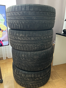 Продам резину (2 фото из 3)