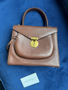 Сумка Salvatore Ferragamo (2 фото из 4)