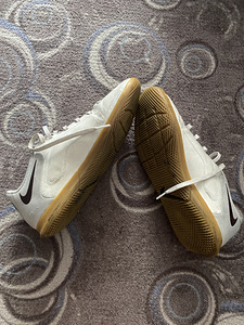 Jalgpallijslatsid Nike tiempo(41) (2 foto / 2)
