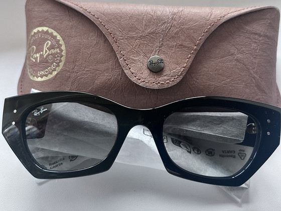 Ray-Ban päikeseprillid, suurus 52, uued