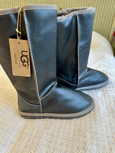 Сапоги UGG (1 фото из 3)