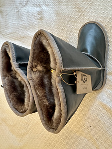 Сапоги UGG (2 фото из 3)