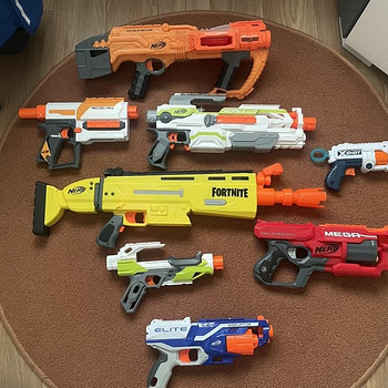 NERF комплект (8 бластеров + снаряжение)