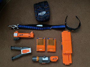 NERF комплект (8 бластеров + снаряжение) (3 фото из 10)