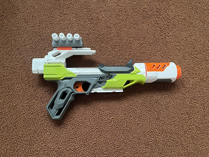 NERF комплект (8 бластеров + снаряжение) (9 фото из 10)