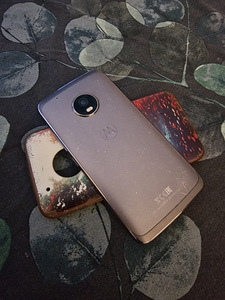 Motorola Moto G5 plus 32 GB varuosadeks (2 foto / 2)