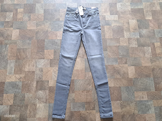 НОВЫЕ супероблегающие джинсы SuperDry, размер: W26/L32