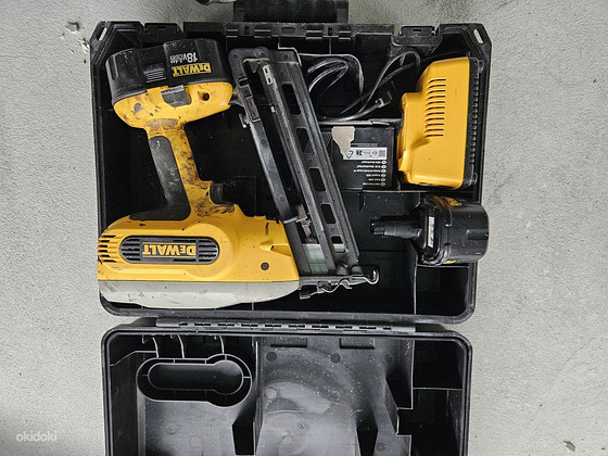 Гвоздезабивной пистолет Dewalt