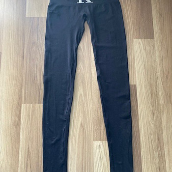 Müüa Calvin Klein retuusid