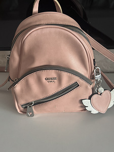 Б/у розовый рюкзак Guess (1 фото из 6)