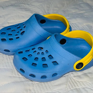 Crocs moodi plätud hea korras suurus 24 sees 14,5cm (1 foto / 3)