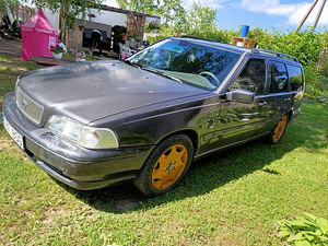 Продается Volvo V70 99 г. (1 фото из 7)