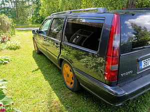 Продается Volvo V70 99 г. (6 фото из 7)