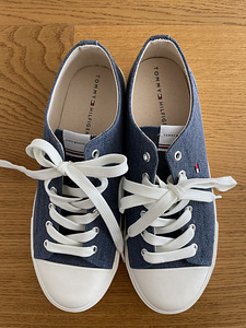 Кроссовки Tommy Hilfiger (2 фото из 4)