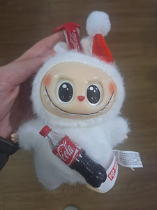 Coca Cola Labubu (4 foto / 4)