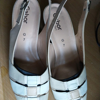 Elegantsed naiste rihmikud, suurus 40-41