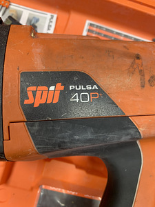 Naelapüstol Spit Pulsa 40P + aku + laadija + kohver (6 foto / 6)