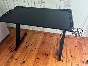 Mängurilaud LED-valgustusega 110×60 cm (1 foto / 3)