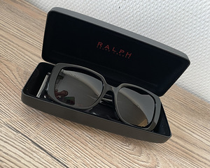 Новые! Солнцезащитные очки Ralph Lauren (1 фото из 7)