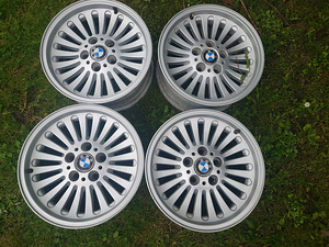 Оригинальные литые диски BMW (3 фото из 6)