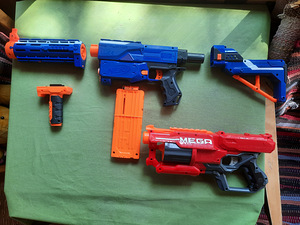 Nerf Püstolid (1 foto / 2)
