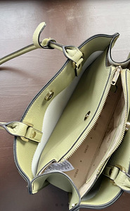 Сумка Guess (4 фото из 4)