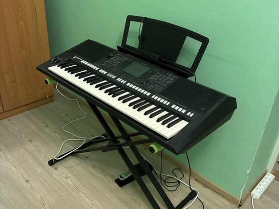 Süntesaator Yamaha PSR-S750