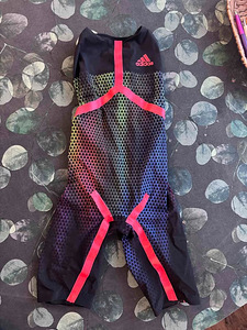 Adidas Adizero XVI ujumistrikoo võistluseks (1 foto / 6)