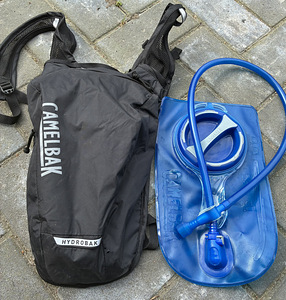 CamelBak гидратор для длительных велосипедных поездок (1 фото из 2)