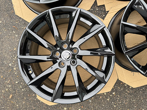 18" оригинальные диски Jaguar 5x108 (3 фото из 6)