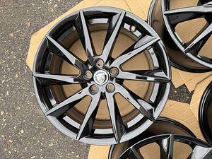 18" оригинальные диски Jaguar 5x108 (4 фото из 6)