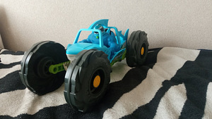 Stretch And Strike Thrash Mobile auto. (3 foto / 3)