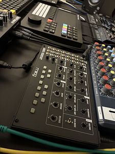 Moog Mavis analog monosynth (3 foto / 3)