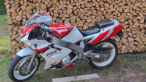 Yamaha FZR 600 Genesis 67кВт (1 фото из 7)