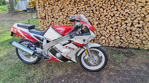 Yamaha FZR 600 Genesis 67кВт (2 фото из 7)