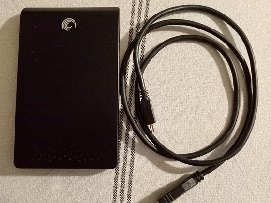 Внешний жесткий диск Seagate 0.5TB