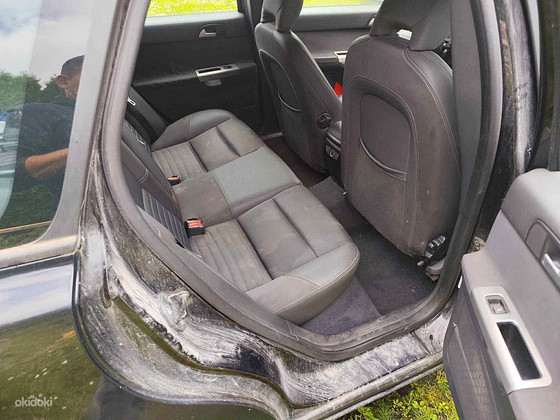 2005 Volvo V50 Momentum