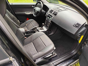 2005 Volvo V50 Momentum (9 foto / 10)