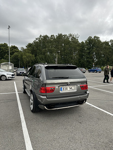 BMW X5 (2 foto / 5)