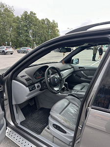 BMW X5 (3 foto / 5)