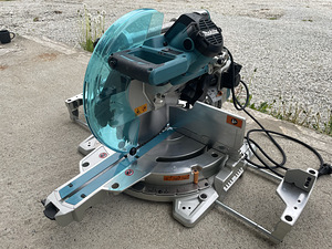 Торцовочная пила Makita (1 фото из 4)