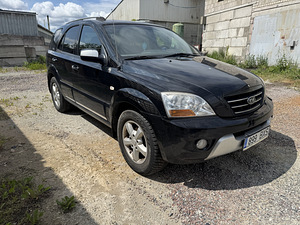 Kia Sorento varuosadeks 2009. aasta (3 foto / 10)