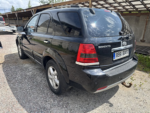 Kia Sorento varuosadeks 2009. aasta (6 foto / 10)