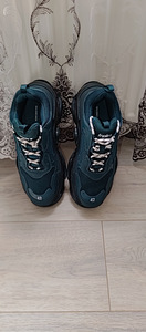 BALENCIAGA triple s (2 фото из 4)