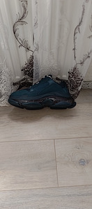 BALENCIAGA triple s (3 фото из 4)