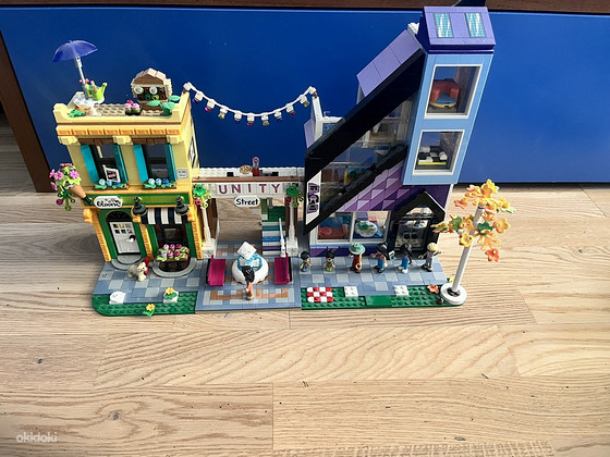 LEGO Friends 41732 – Центр сообщества Хартлейк-Сити