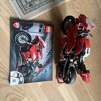 LEGO Technic 42107 – Ducati Panigale V4 R
