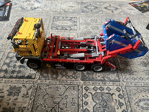 LEGO Technic 42024 – Konteineriveok (3 foto / 3)