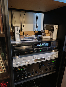 Sony cdp-990 (4 фото из 4)