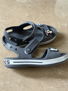 Crocs , размер J2 (3 фото из 4)